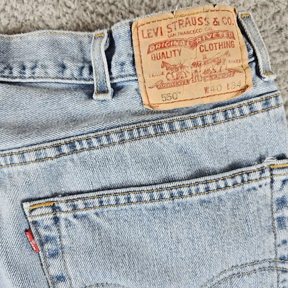 Vintage Levis 550 Jeans Mens 37x31* Blue Denim Light Wash Relaxed Tapered Y2K